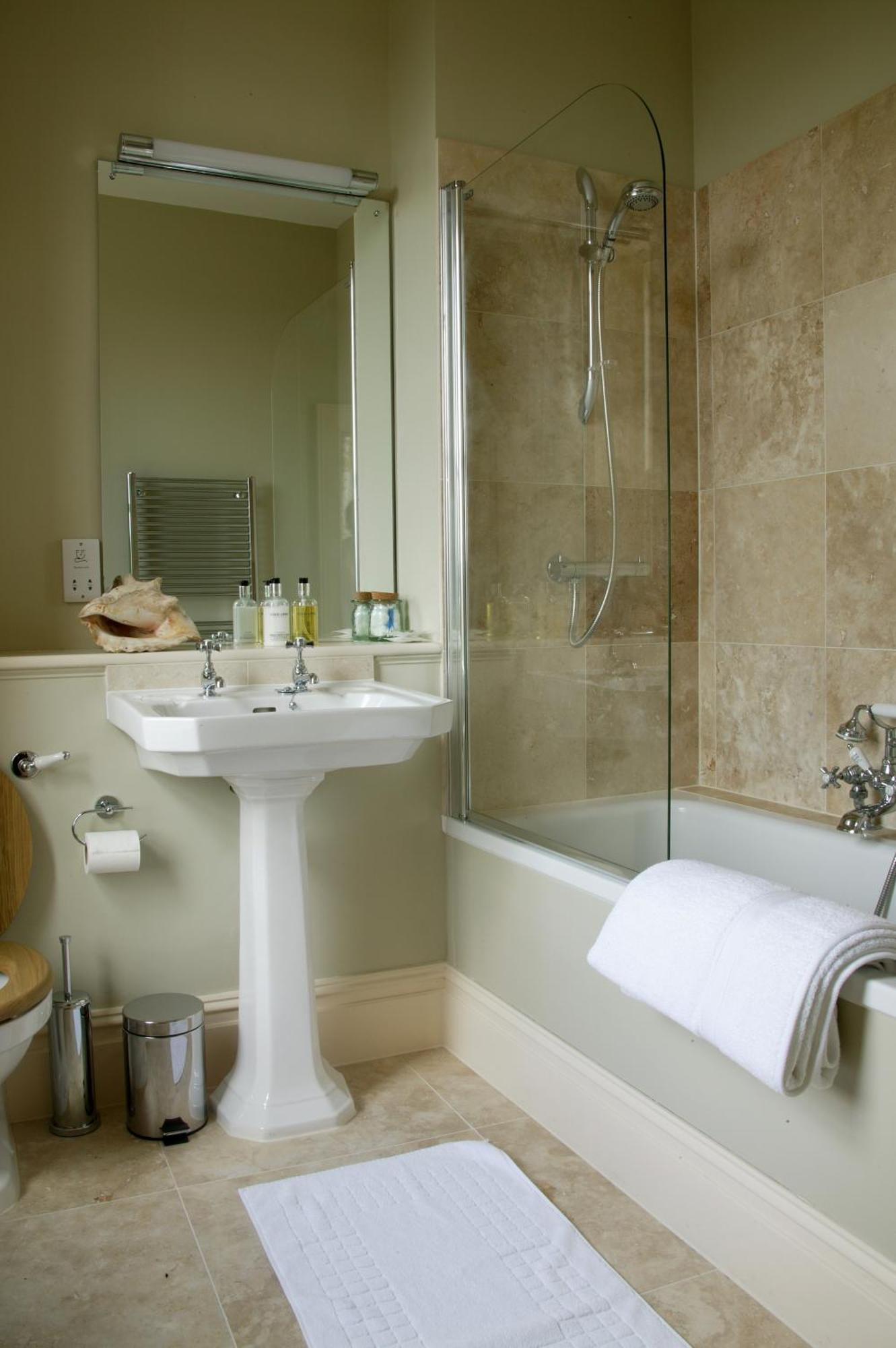 Bed & Breakfast Overtown Manor Swindon